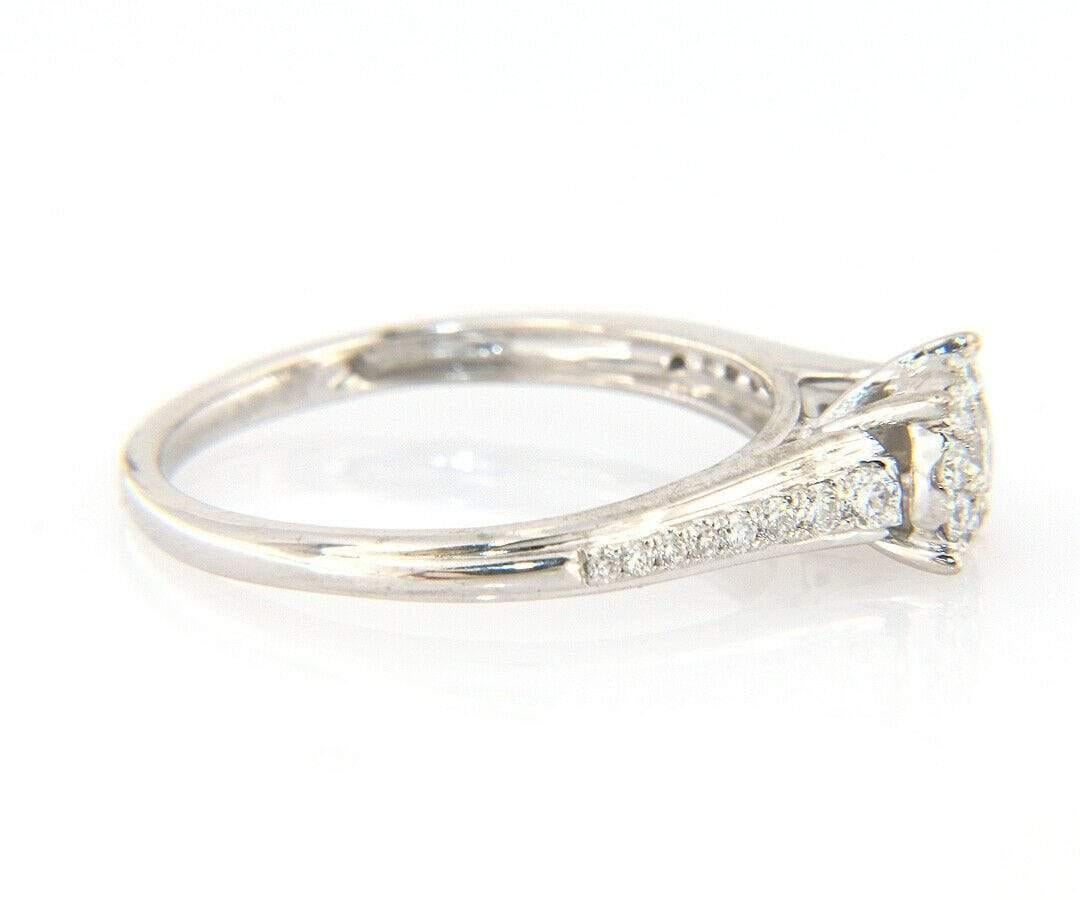 Tasha R 0,48 Karat Luxe Diamant Halo Verlobungsring aus 14 Karat Weißgold Damen im Angebot