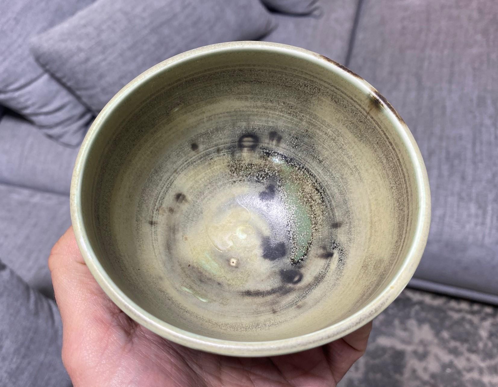Tashiko Tazaezu Signed Japanese Hawaiian Studio Pottery Glazed Chawan Tea Bowl For Sale 3