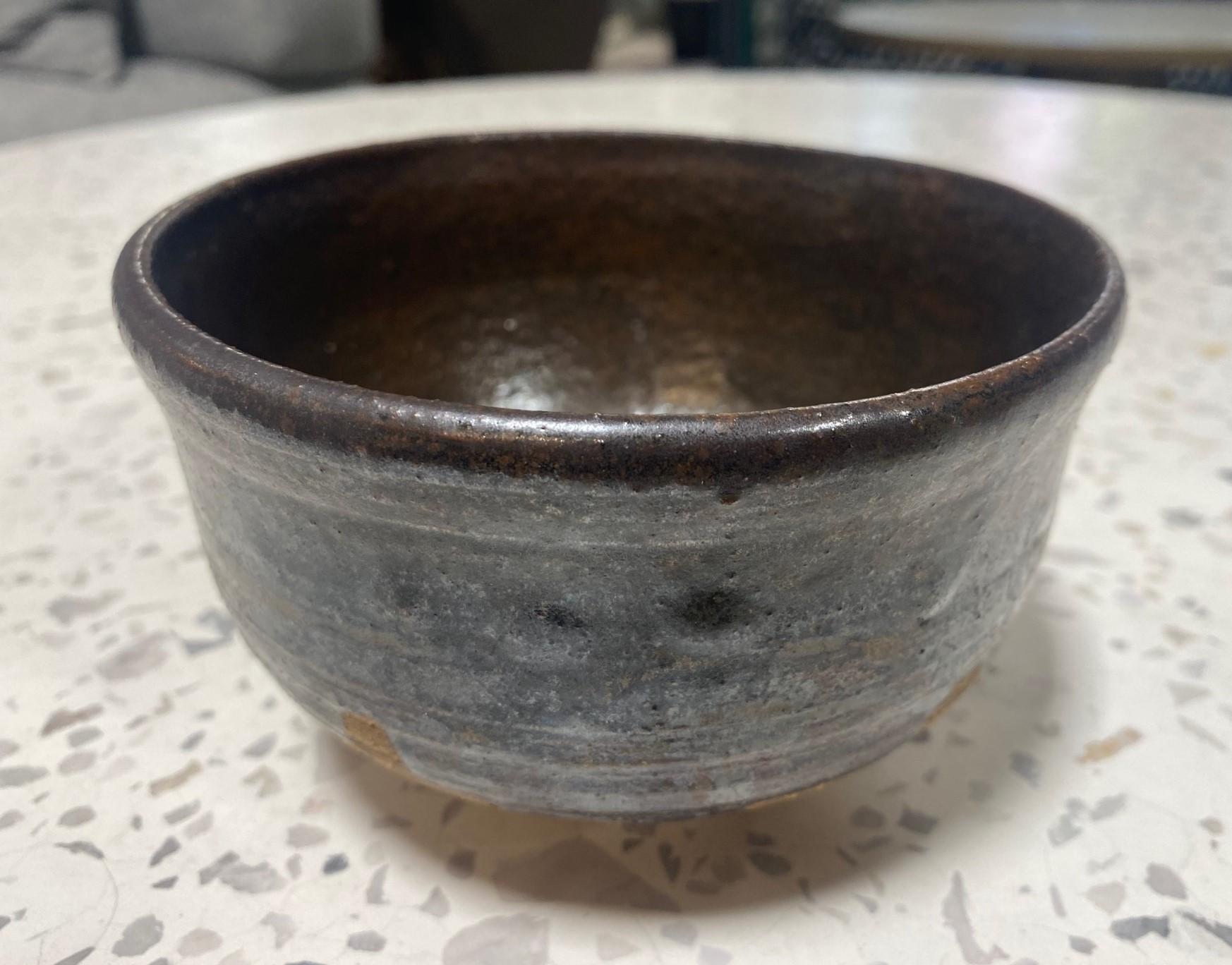 Mid-Century Modern Tashiko Tazaezu Signé Japanese Hawaiian Studio Pottery Glazed Chawan Tea Bowl en vente