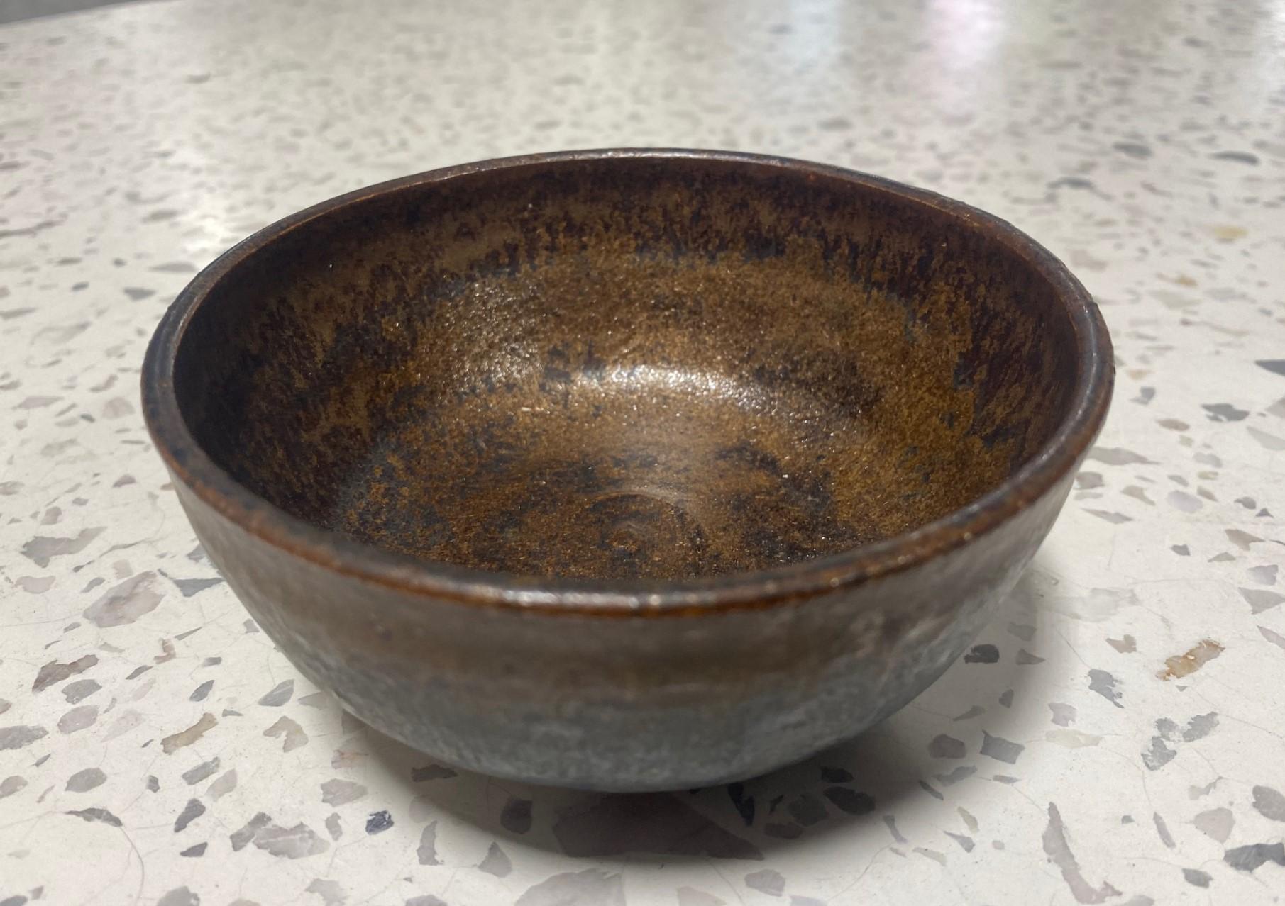 Mid-Century Modern Tashiko Tazaezu Signé Japanese Hawaiian Studio Pottery Glazed Chawan Tea Bowl en vente