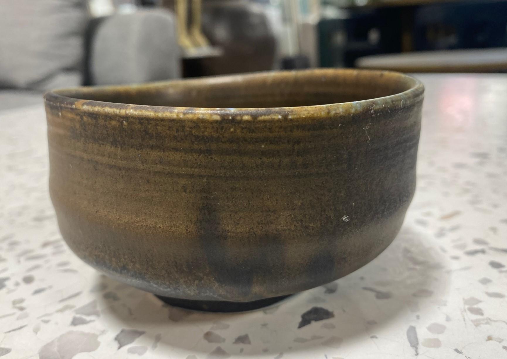 American Tashiko Tazaezu Signed Japanese Hawaiian Studio Pottery Glazed Chawan Tea Bowl For Sale