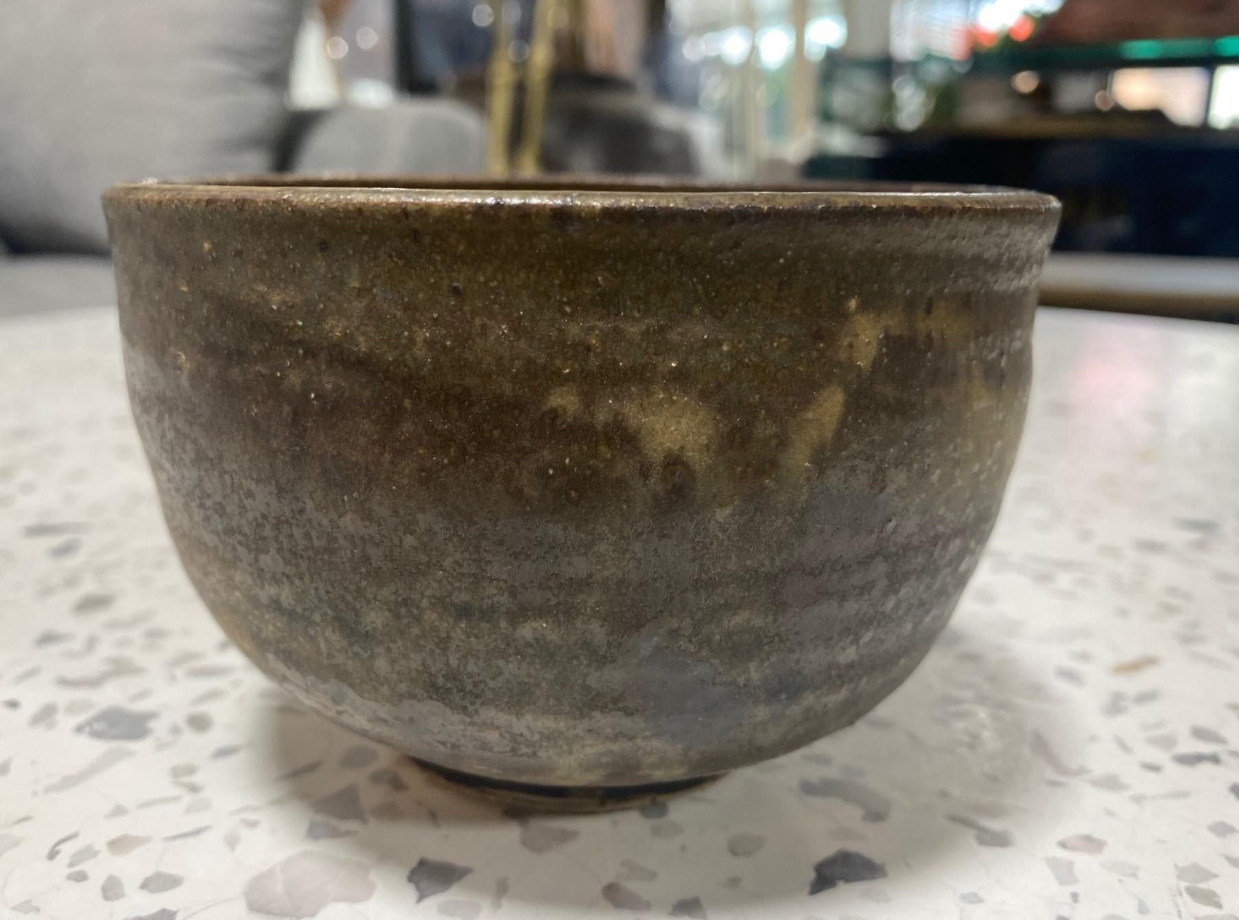 American Tashiko Tazaezu Signed Japanese Hawaiian Studio Pottery Glazed Chawan Tea Bowl For Sale