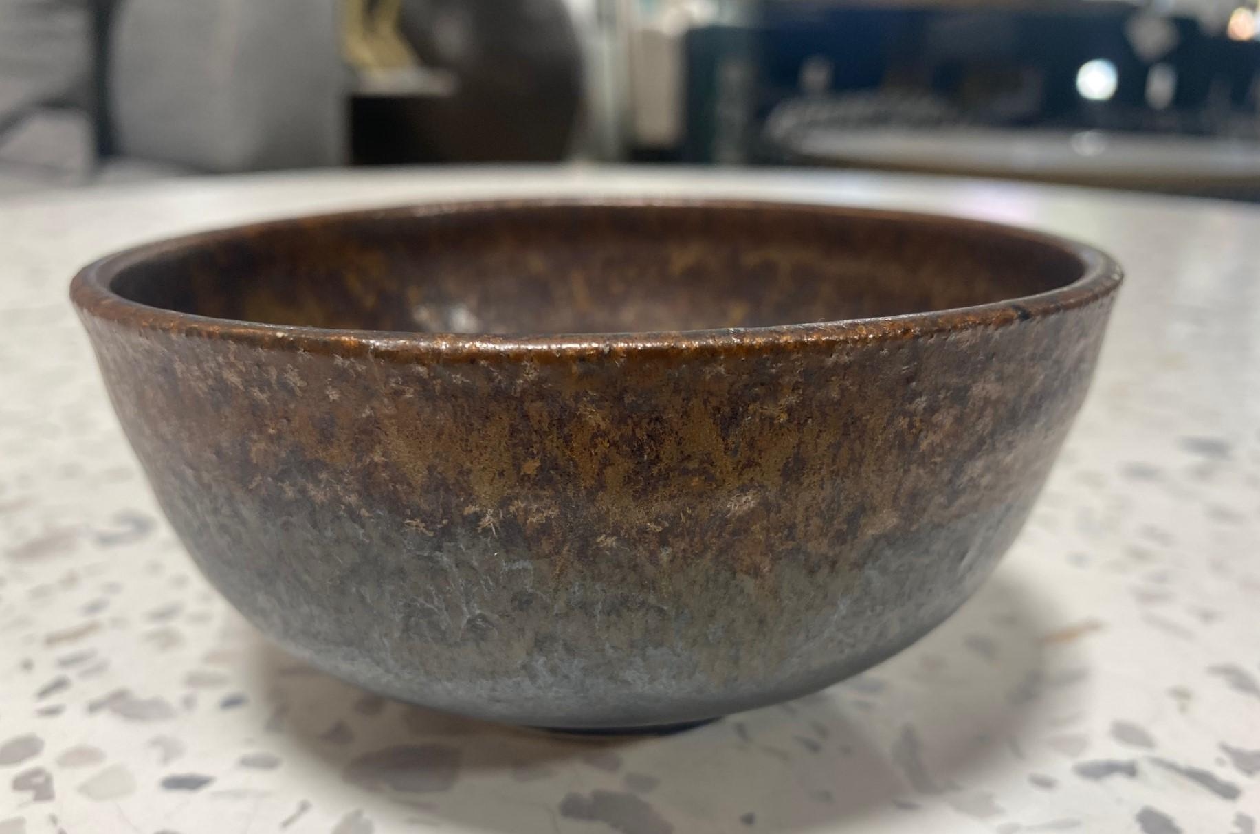 Cuit Tashiko Tazaezu Signé Japanese Hawaiian Studio Pottery Glazed Chawan Tea Bowl en vente