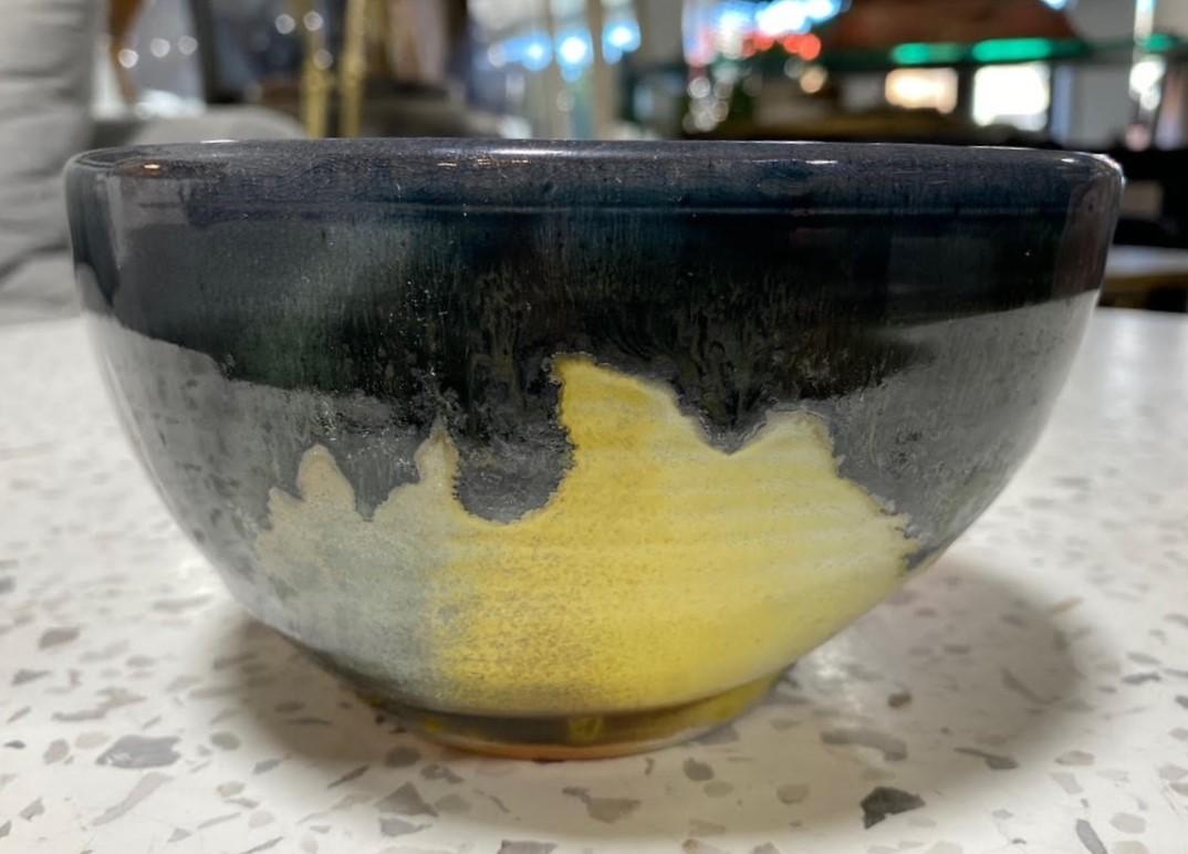 Tashiko Tazaezu Signed Japanese Hawaiian Studio Pottery Glazed Chawan Tea Bowl In Good Condition In Studio City, CA