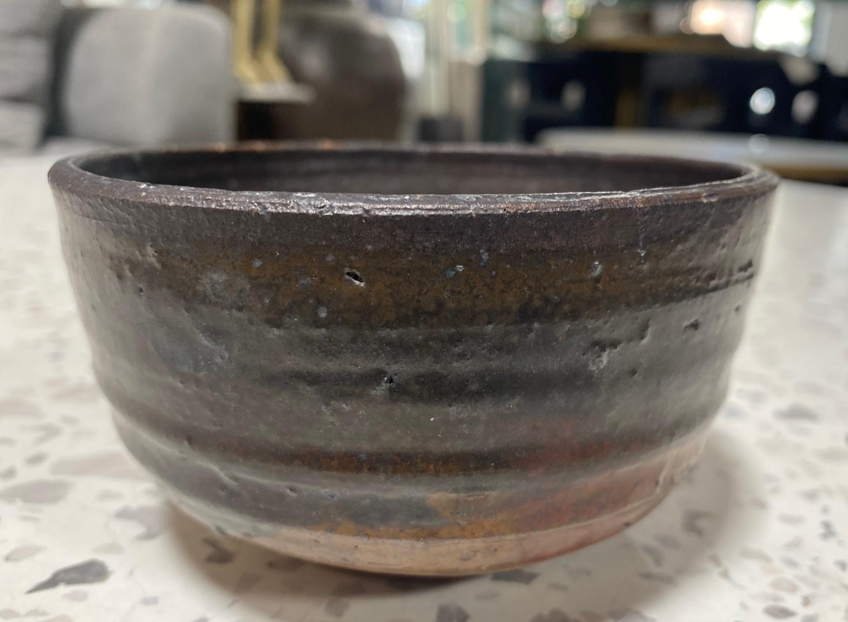 Ciotola da tè Chawan firmata da Tashiko Tazaezu, Studio Pottery giapponese hawaiano, smaltata In condizioni buone in vendita a Studio City, CA