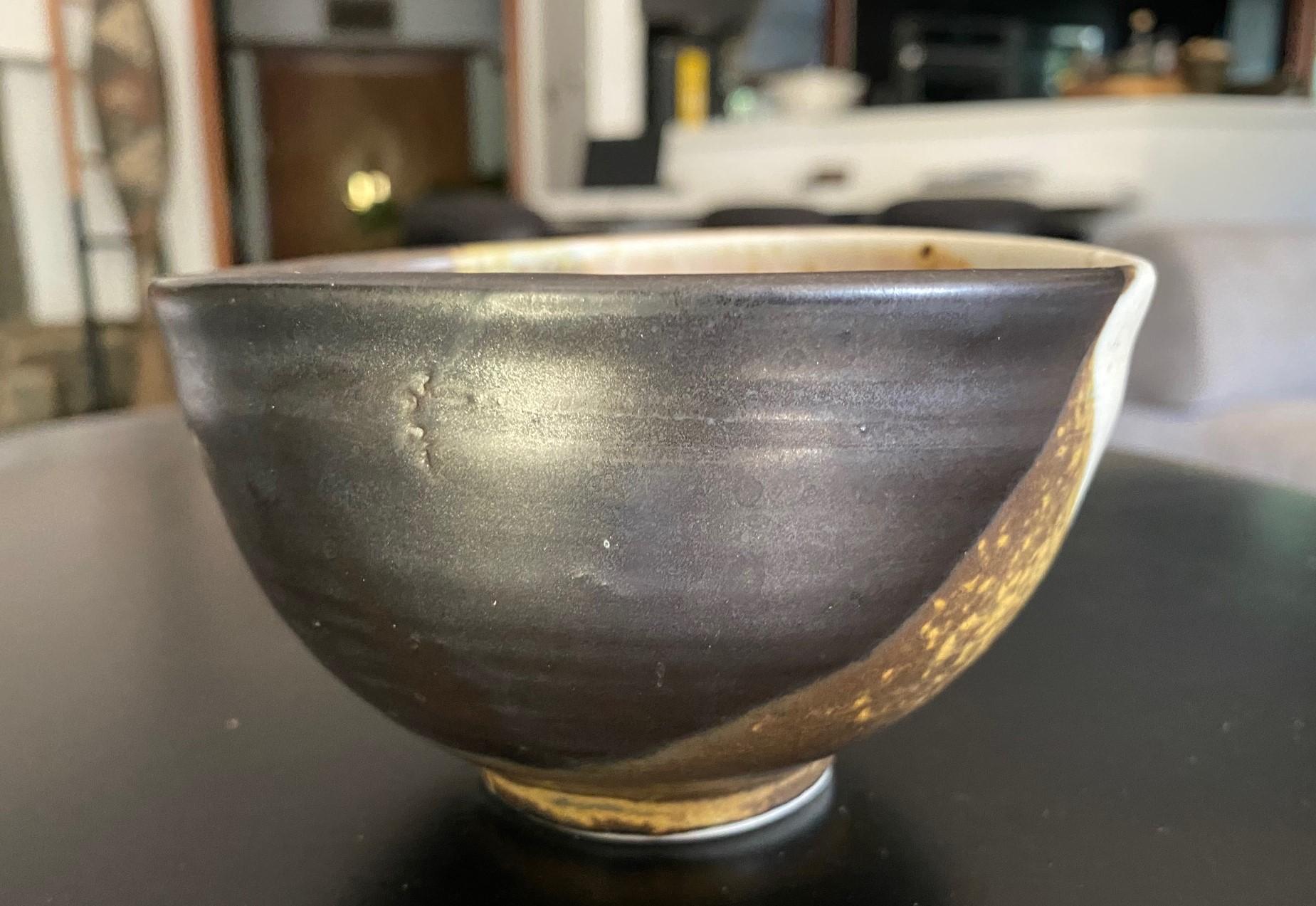 Tashiko Tazaezu Signed Japanese Hawaiian Studio Pottery Glazed Chawan Tea Bowl In Good Condition In Studio City, CA