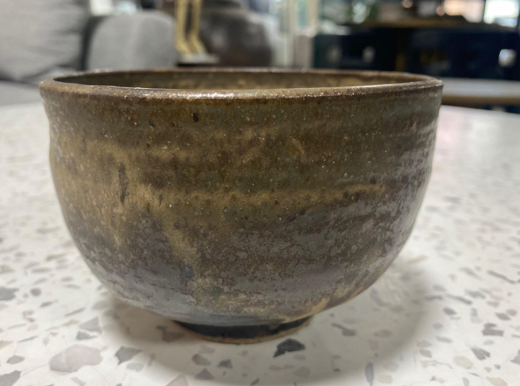 Tashiko Tazaezu Signé Japanese Hawaiian Studio Pottery Glazed Chawan Tea Bowl Bon état - En vente à Studio City, CA