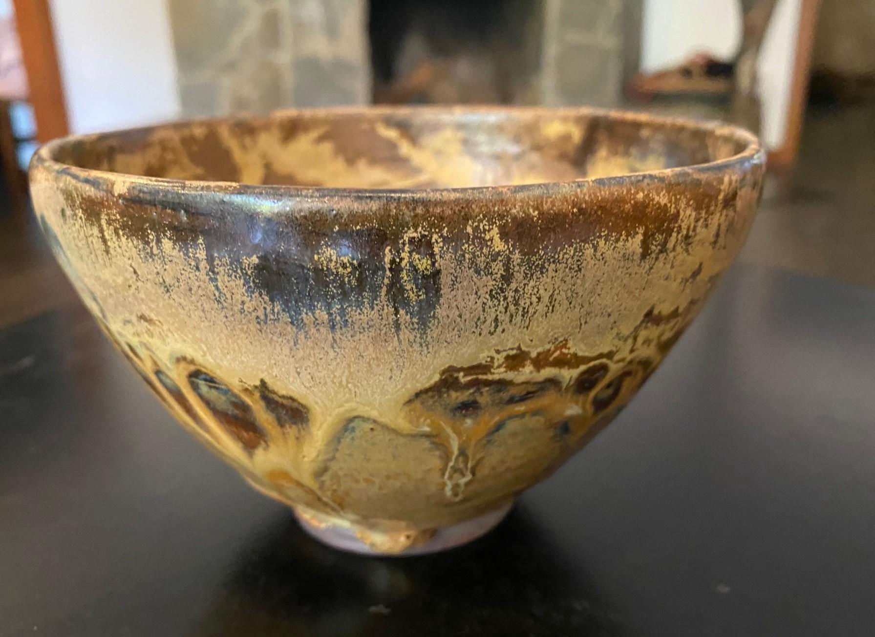 Milieu du XXe siècle Tashiko Tazaezu Signé Japanese Hawaiian Studio Pottery Glazed Chawan Tea Bowl en vente