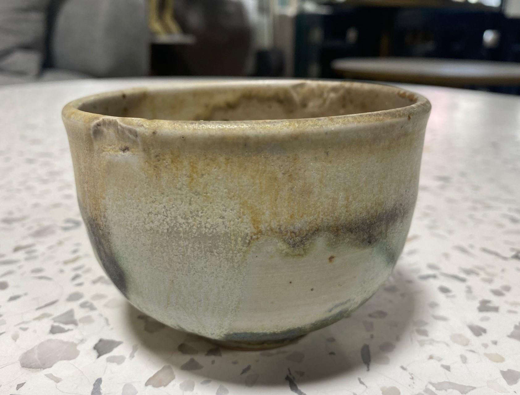 20th Century Tashiko Tazaezu Signed Japanese Hawaiian Studio Pottery Glazed Chawan Tea Bowl For Sale