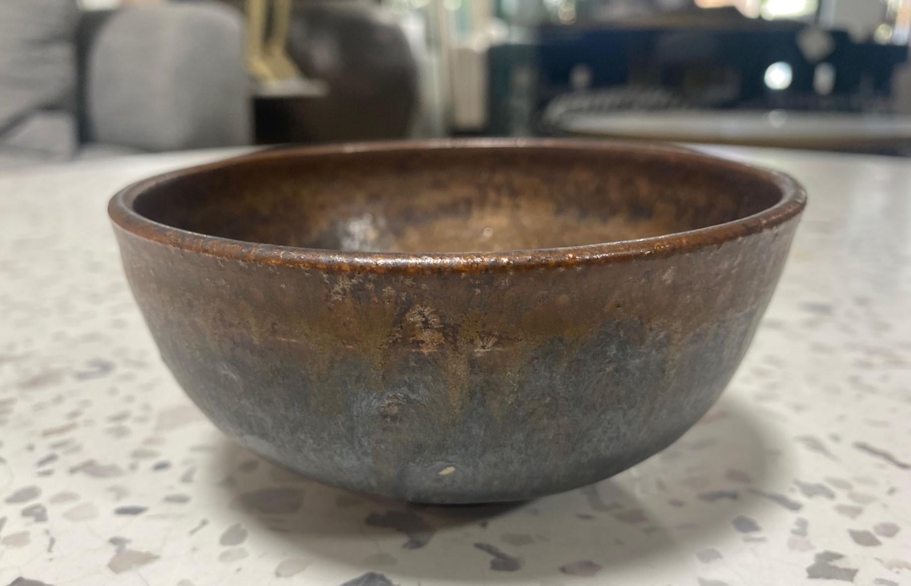 Porcelaine Tashiko Tazaezu Signé Japanese Hawaiian Studio Pottery Glazed Chawan Tea Bowl en vente