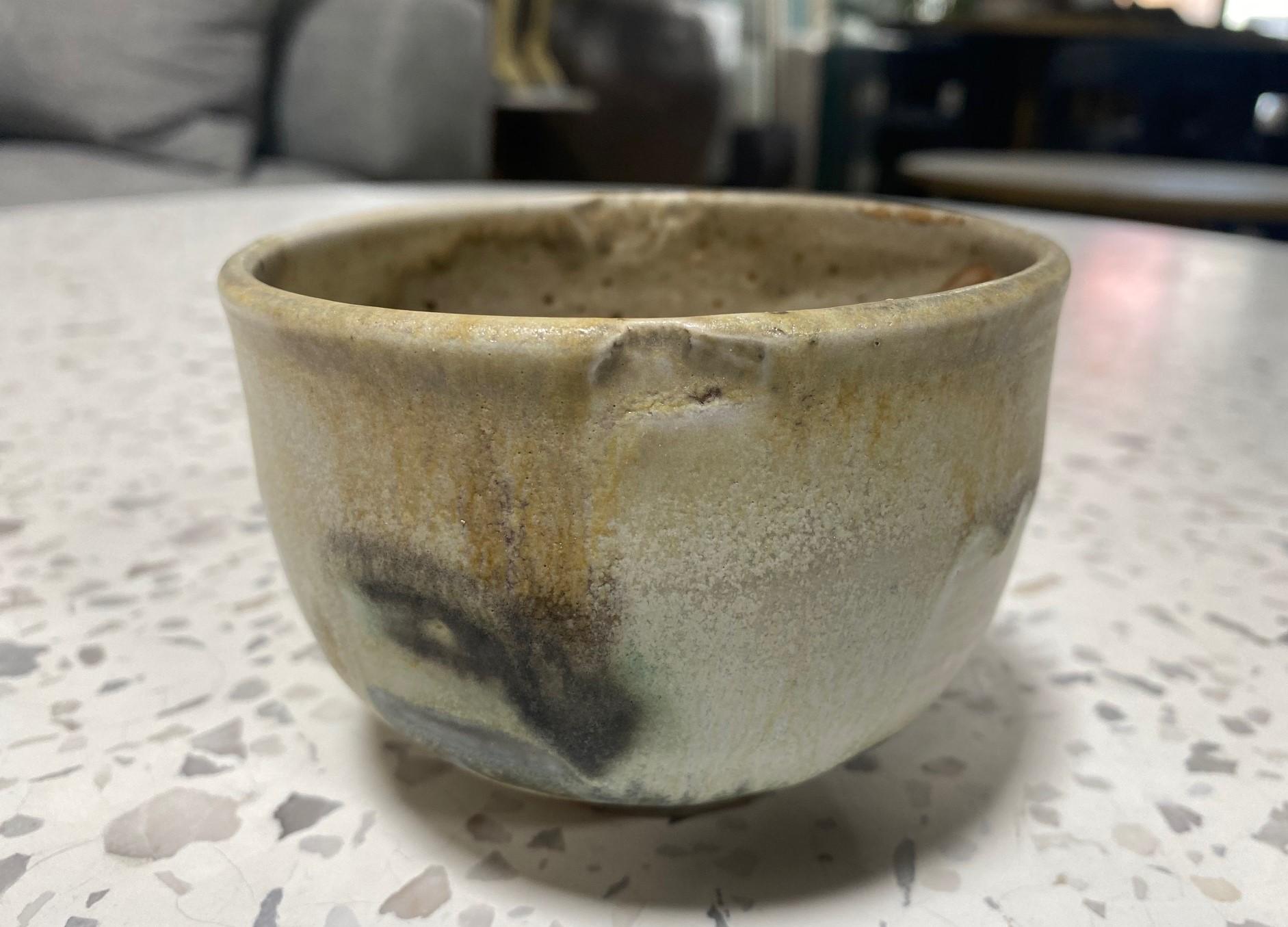 Earthenware Tashiko Tazaezu Signed Japanese Hawaiian Studio Pottery Glazed Chawan Tea Bowl For Sale