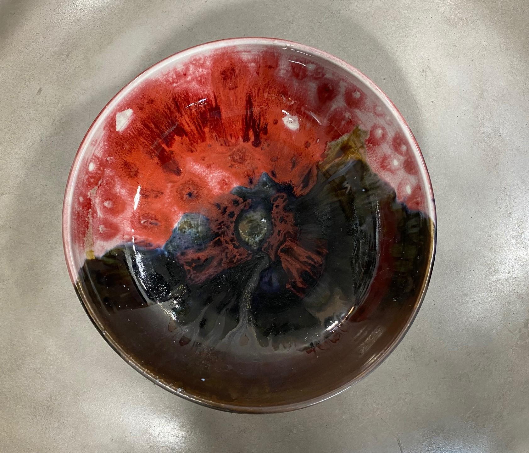 Tashiko Tazaezu Signed Mid-Century Glazed Oxblood Studio Pottery Ceramic Bowl In Good Condition In Studio City, CA