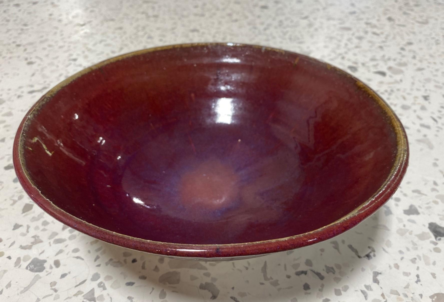 Américain Tashiko Tazaezu Signé Mid-Century Japanese Studio Pottery Glazed Oxblood Bol en vente