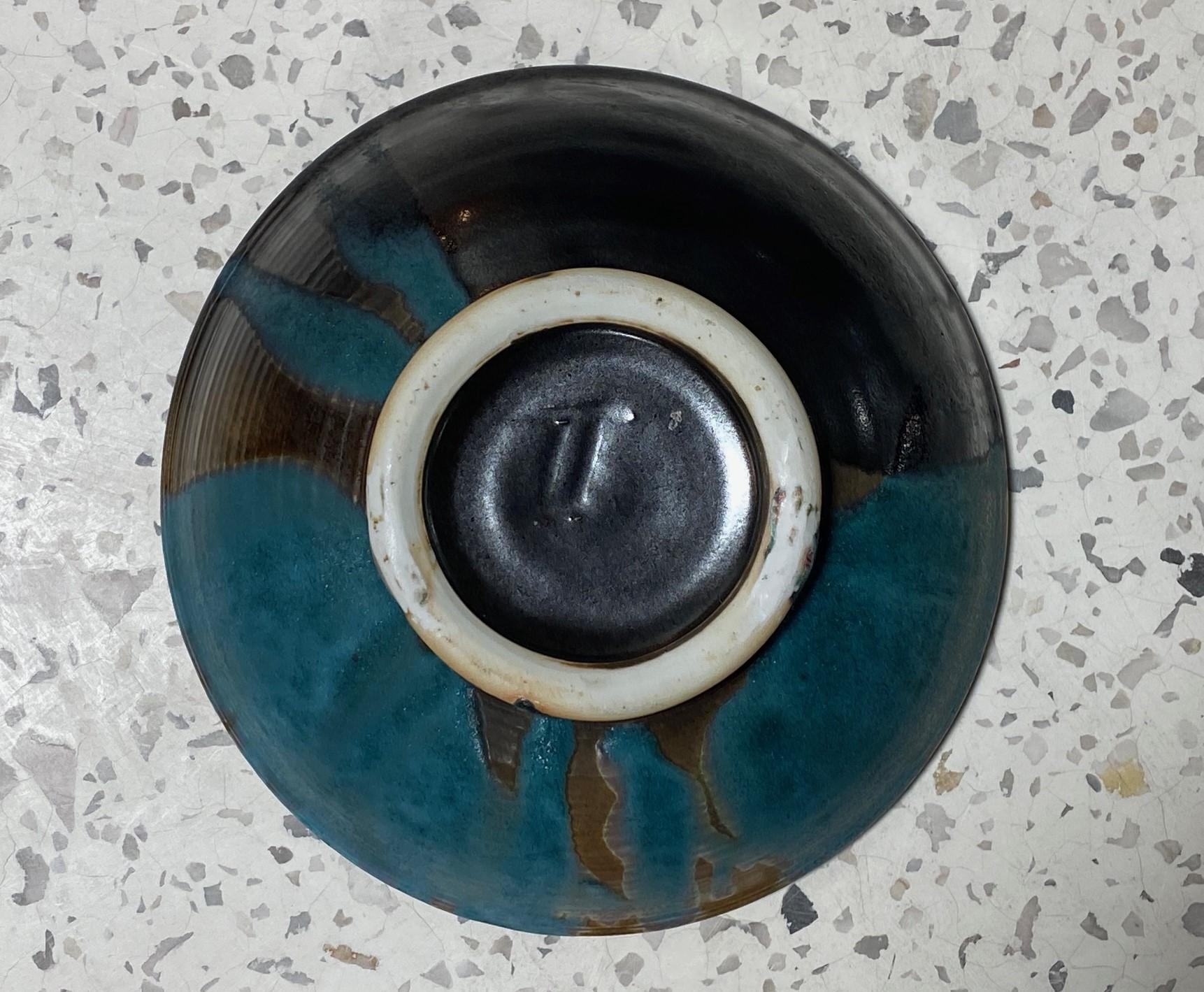 Tashiko Tazaezu Signed Mid-Century Modern Japanese Hawaiian Studio Pottery Bowl For Sale 2