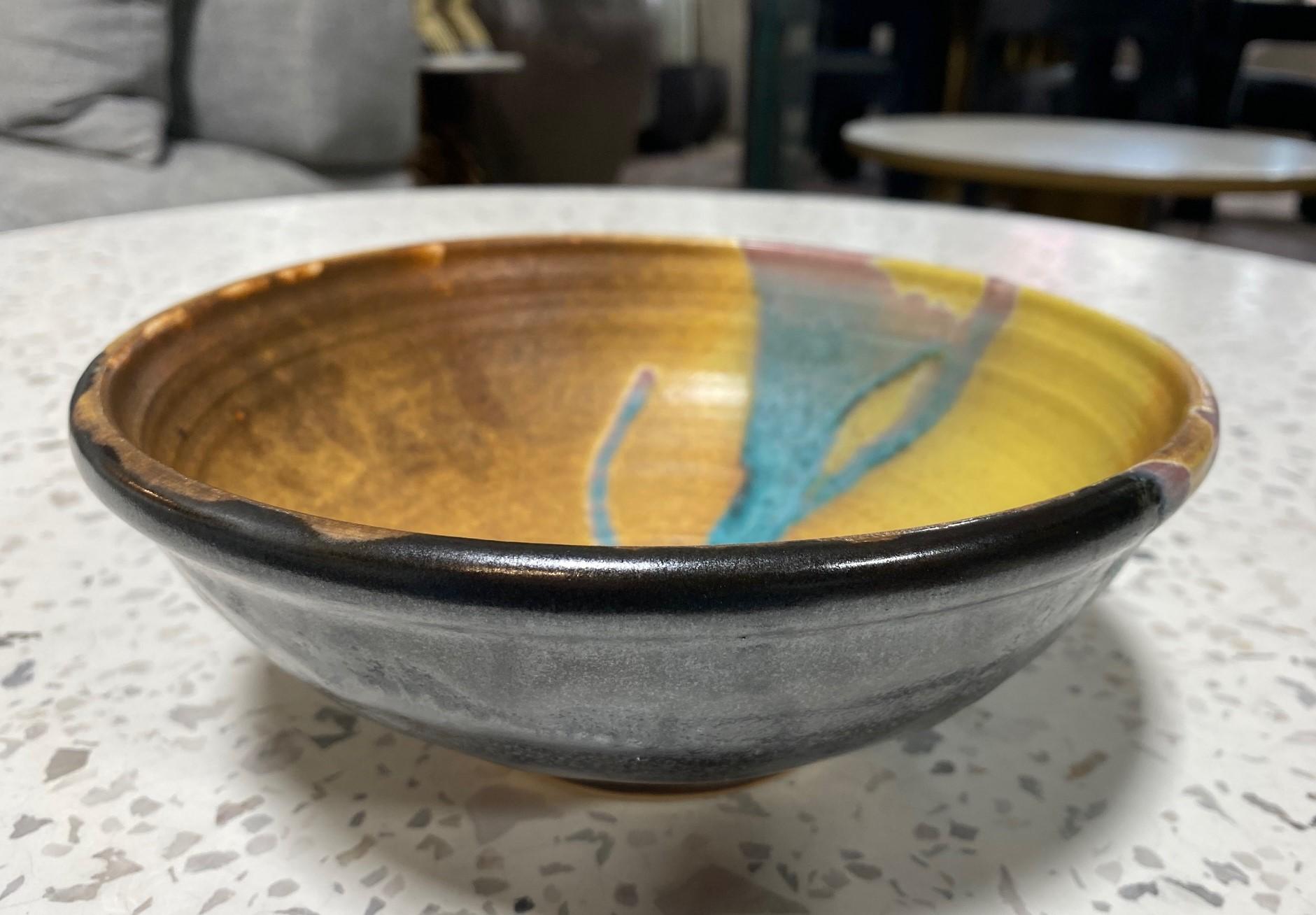 Tashiko Tazaezu Signed Mid-Century Modern Japanese Hawaiian Studio Pottery Bowl For Sale 1