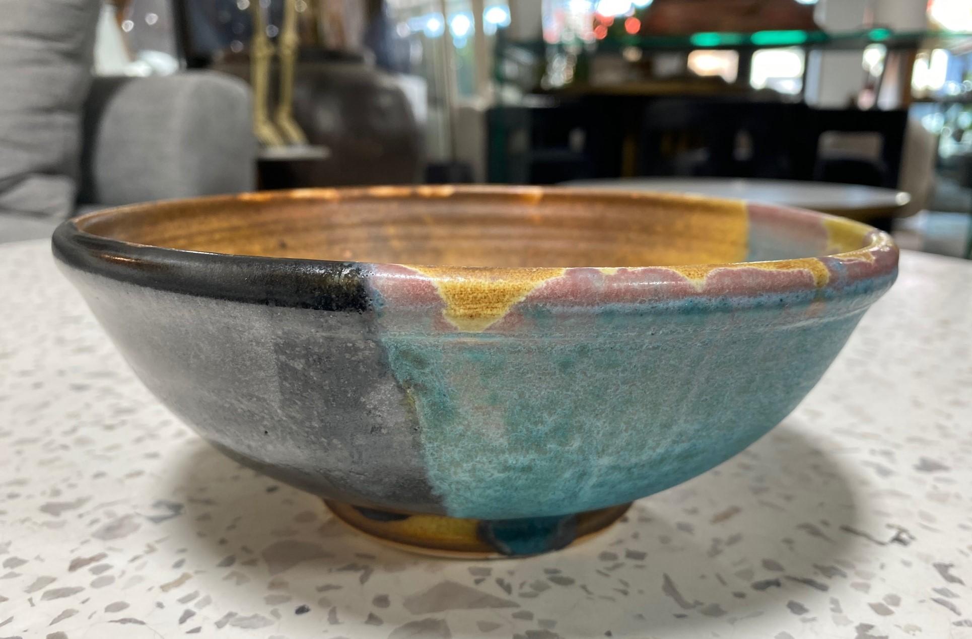 Tashiko Tazaezu Signé Mid-Century Modern Japanese Hawaiian Studio Pottery Bowl (bol en poterie hawaïenne signé) en vente 2