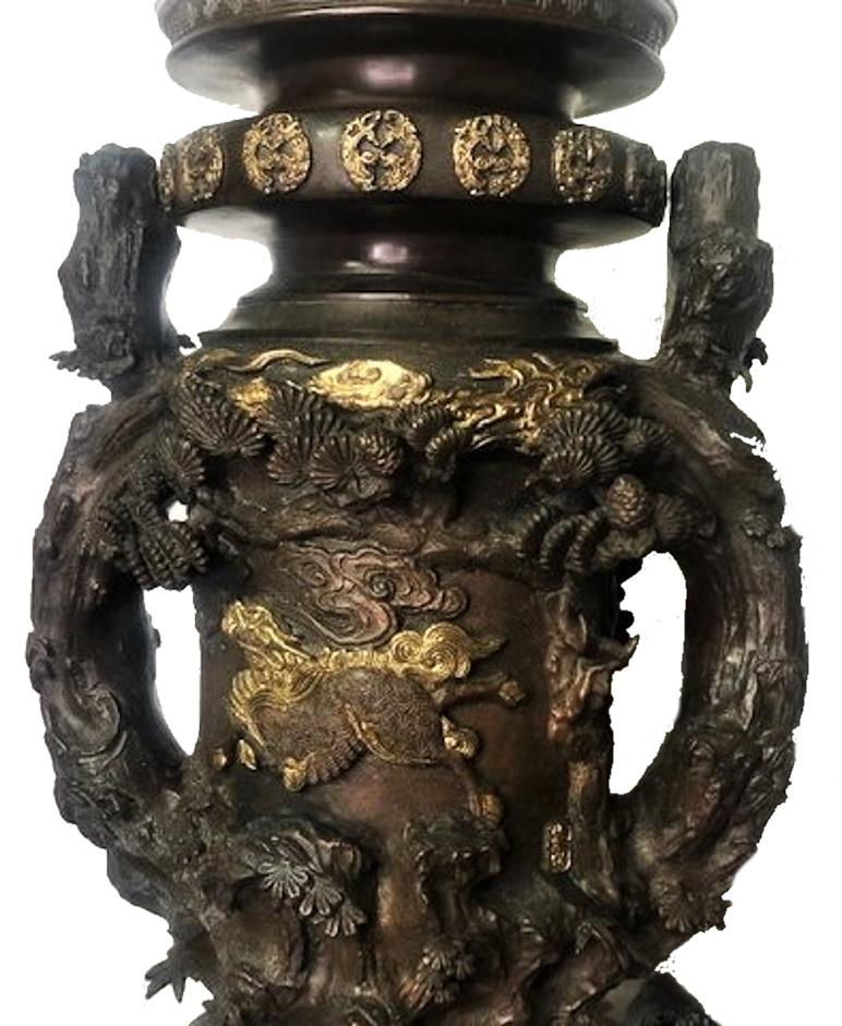 Meiji Period, Pair of Japanese Patinated & Gilt Lidded Vases, XIX Century In Good Condition For Sale In New York, NY