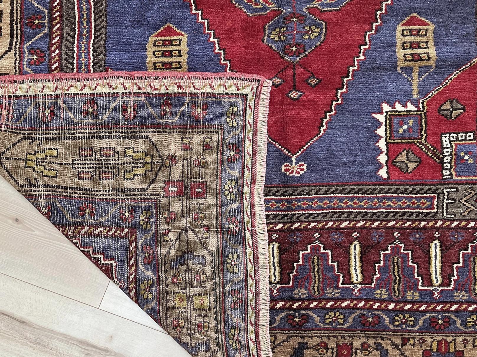 Taspinar - • Vintage Handgefertigter Türkischer Blumenteppich (6' x 9') - • 1950er Jahre Anatolien im Angebot 7