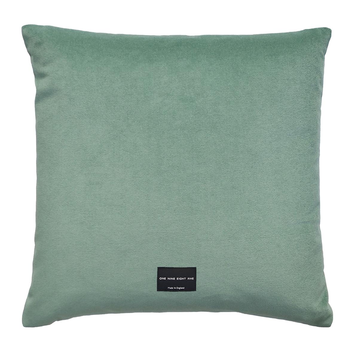 Tassel Jade Velvet Cushion In New Condition For Sale In London, GB