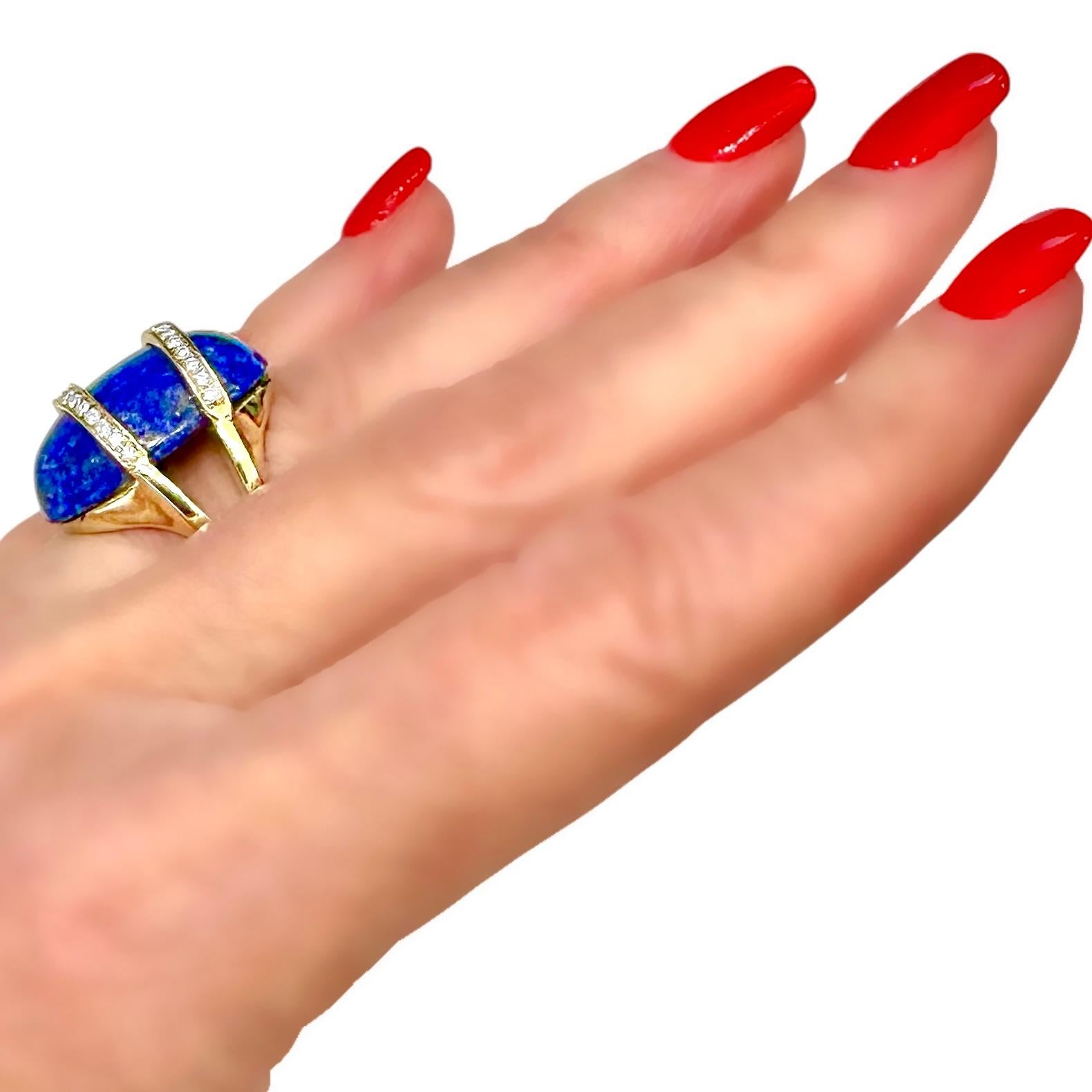 Anillo de buen gusto de oro amarillo de 14 quilates con forma ovalada de lapislázuli y diamantes fabricado en 1973 en venta 6