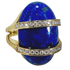 Tasteful 14K Yellow Gold Oval Shape Lapis-Lazuli & Diamond Ring Made in 1973