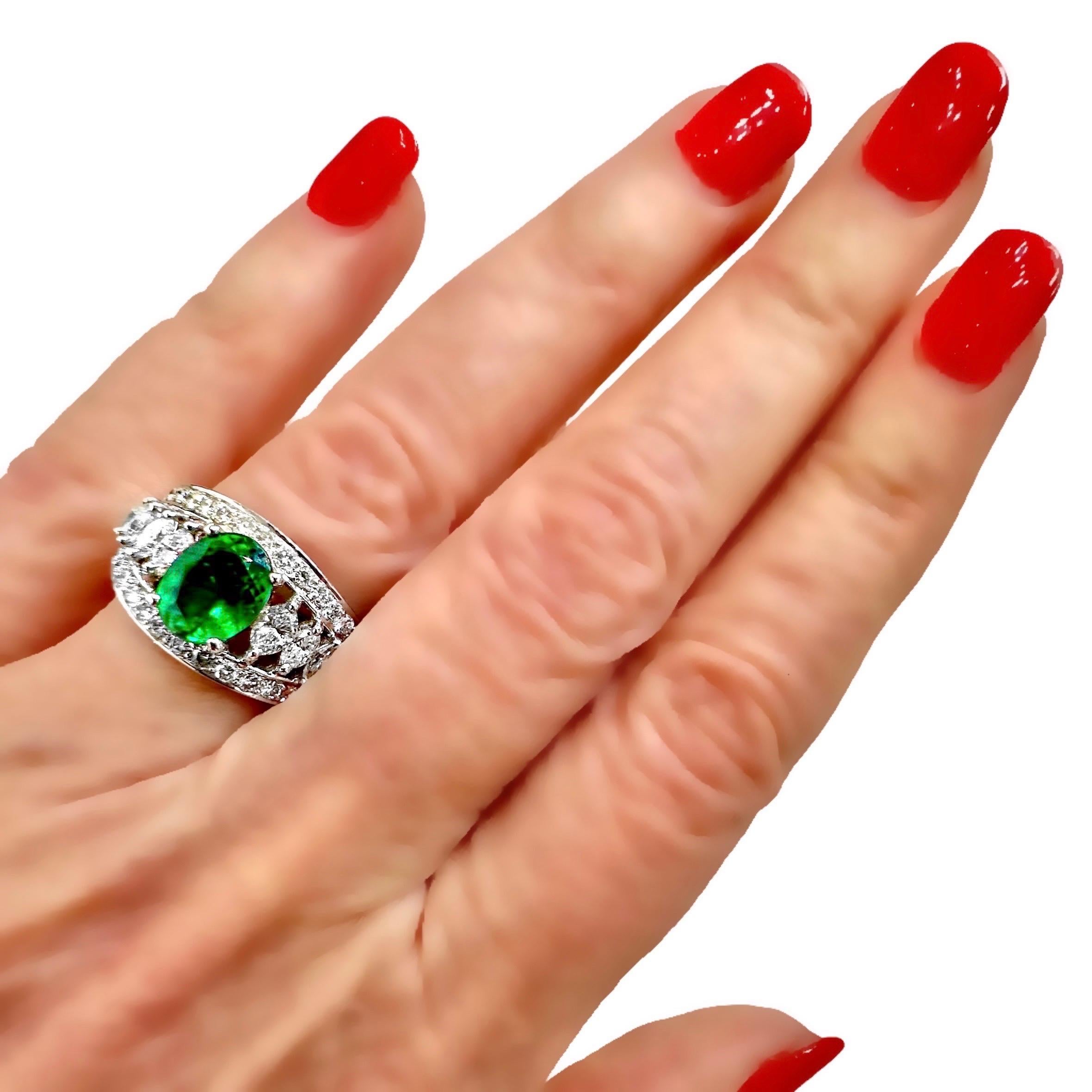 Tasteful 18K White Gold Emerald and Diamond Cocktail Ring For Sale 5