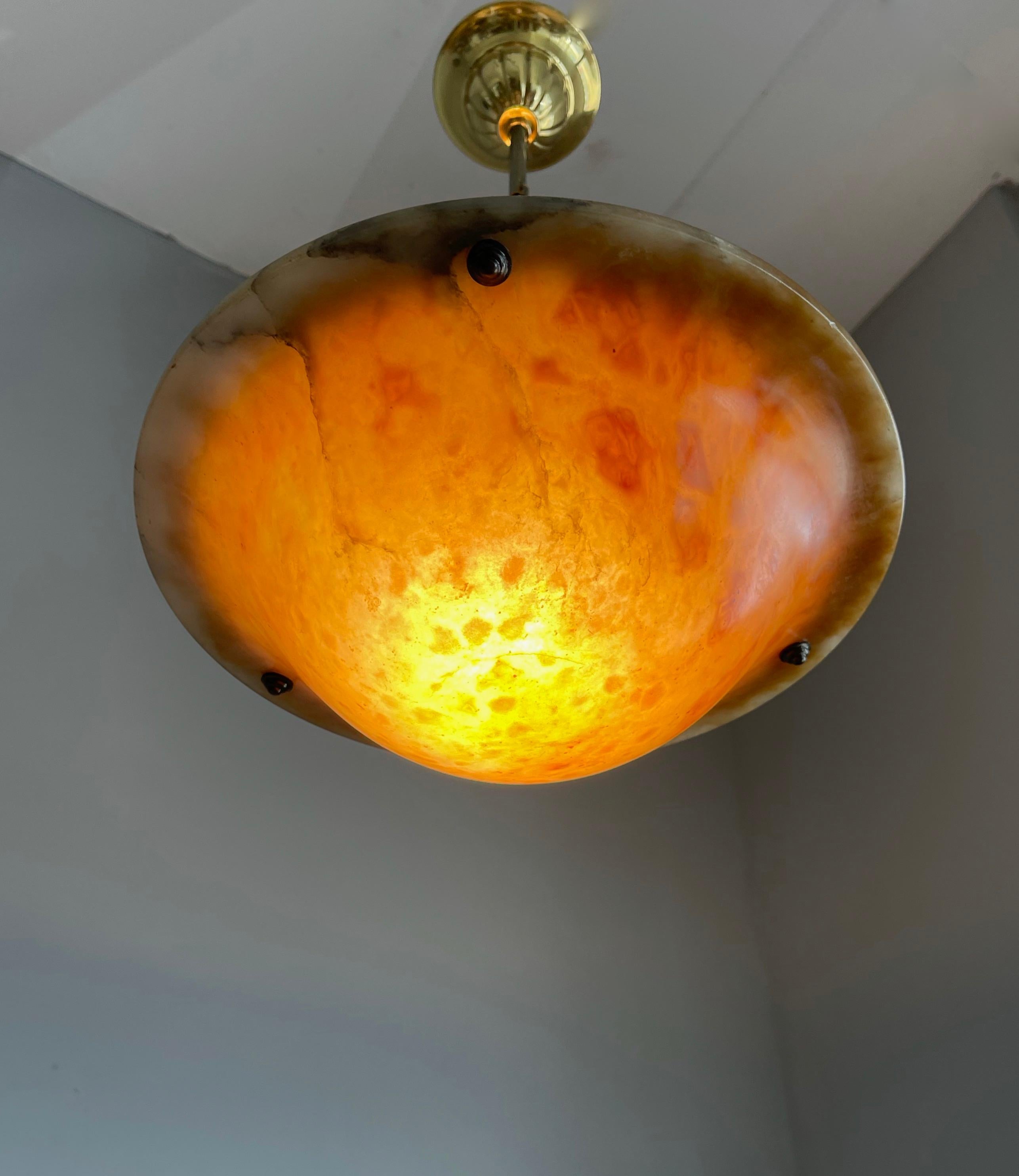 Rare lampe à suspension / plafonnier Art Déco ancien en albâtre et laiton sculpté à la main en vente 1