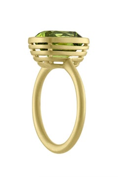 Tate 18 Karat Matte 4.49 Carat Peridot Ring
