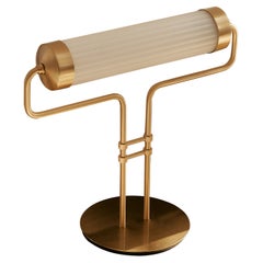 Lampada da tavolo Tatì in ottone satinato di Clara Viladecans