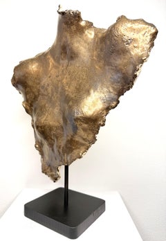 Aurelia. Serie Emergence. Keramische Skulptur Gold weiblicher Torso abstrakt