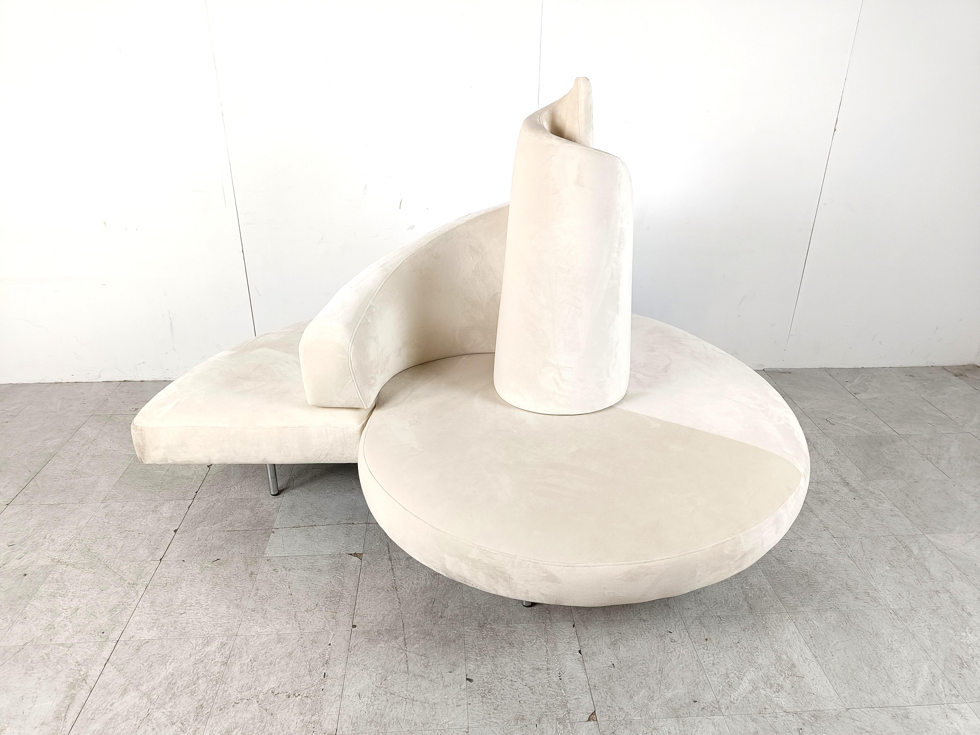 Vintage Tatlin sofa by Mario Cananzi And Roberto Semprini For Edra, Italy, 1990s

Made from white velvet swith chrome legs.

Fantastic piece for a large living room or even the entrance of your business, hotel,..

1990s - Italy

Very good