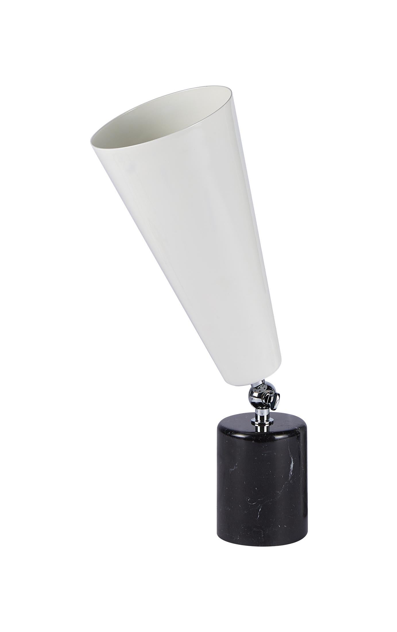 Lampe de table 'Vox' de Tato Italia en marbre noir Marquinia, chrome et blanc. Conçu par Lorenza Bozzoli en 2016. 

Le prix est par article. Disponible sur commande en quantités illimitées. Disponible en hauteur 15,7