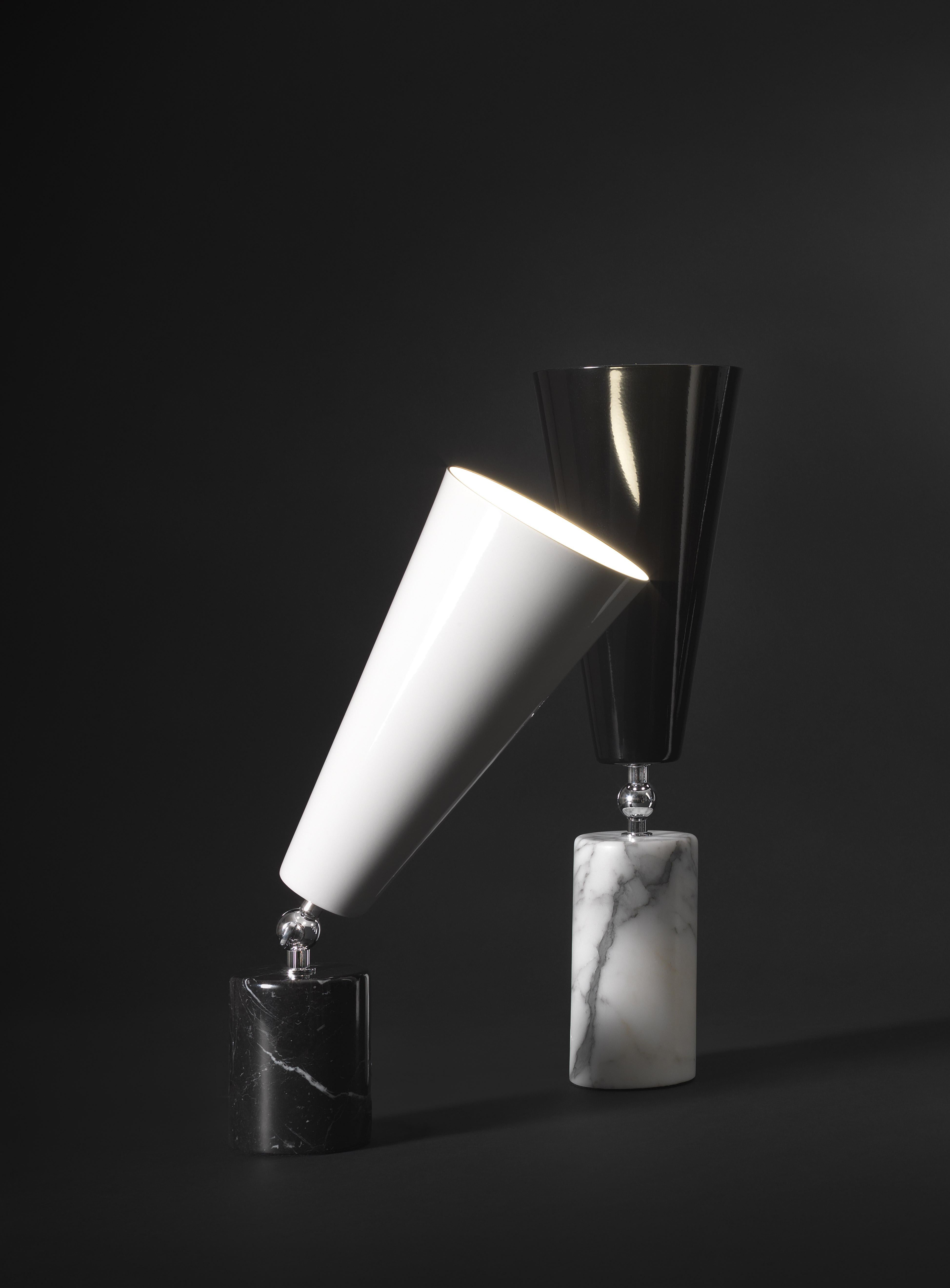 Mid-Century Modern Lampe de table 'VOX' de Tato Italia en marbre noir Marquinia, chrome et blanc en vente