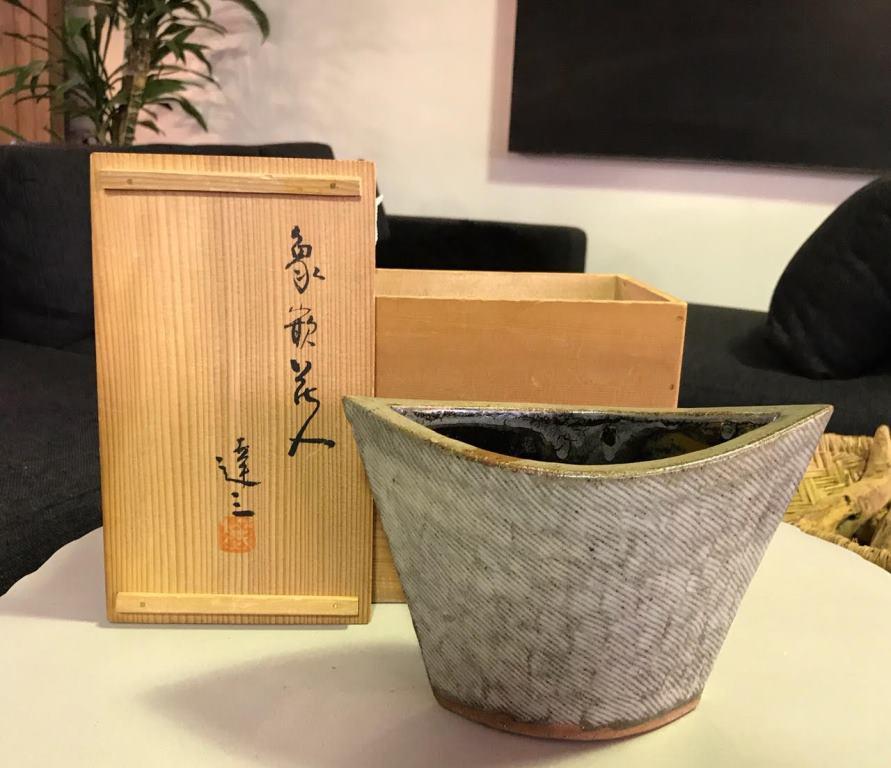 Tatsuzo Shimaoka Large Glazed Rope Inlay Ceramic Vessel with Signed Wood Box 6