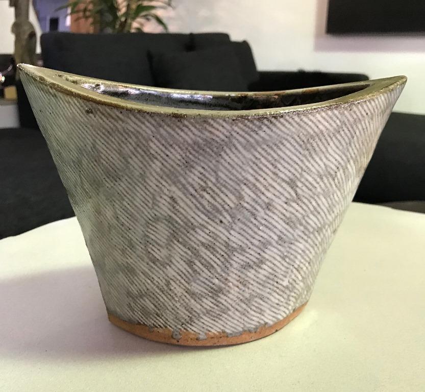 Tatsuzo Shimaoka Large Glazed Rope Inlay Ceramic Vessel with Signed Wood Box In Good Condition In Studio City, CA