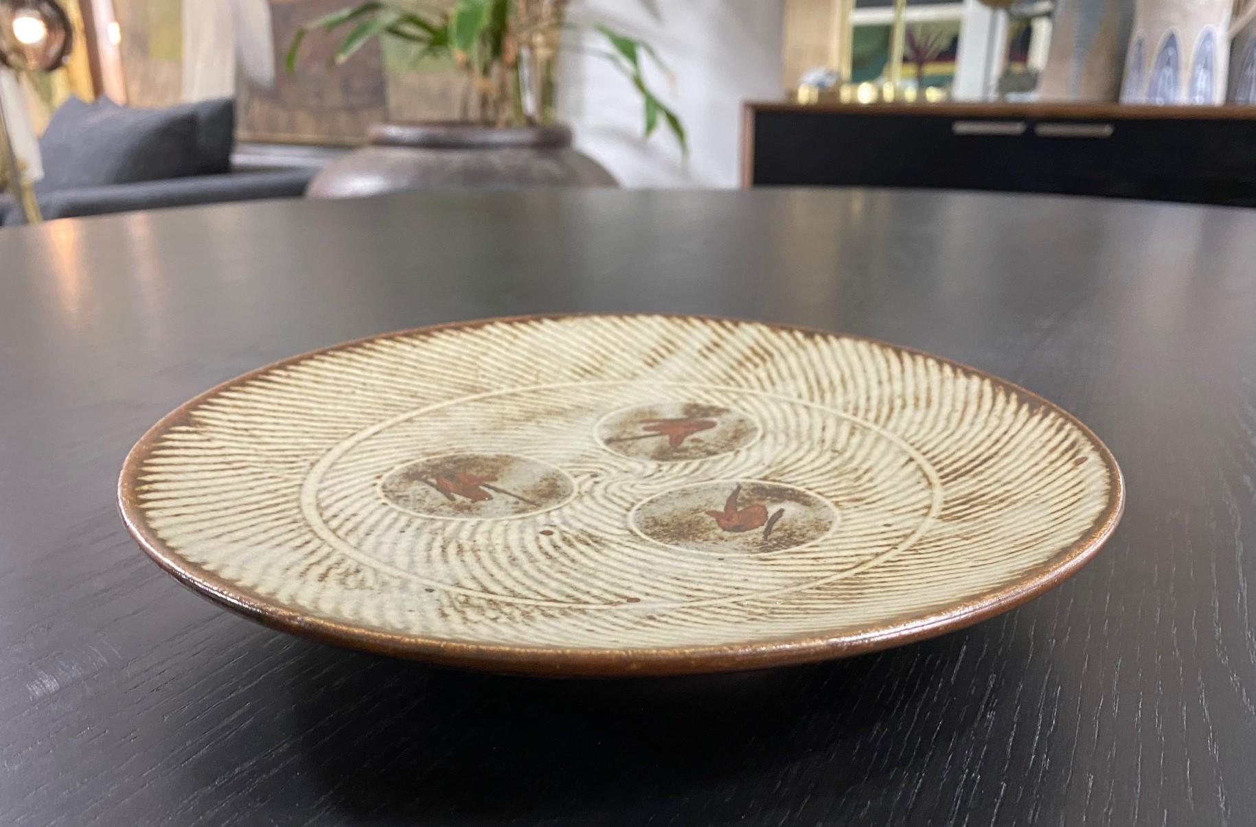 Tatsuzo Shimaoka, signierter japanischer Schalenteller aus Keramikkeramik mit glasiertem Seil-Intarsien (Japanisch) im Angebot