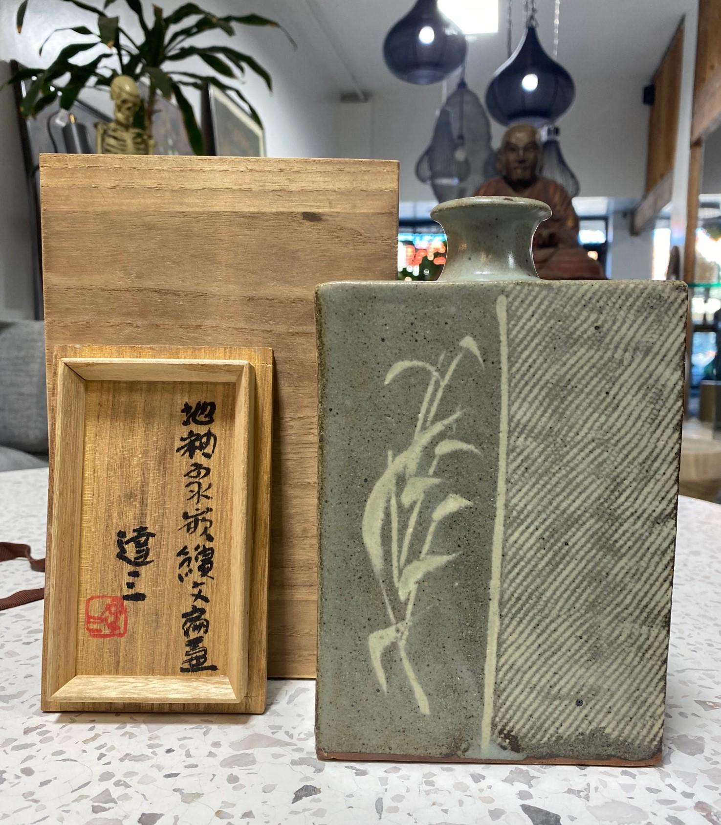 Tatsuzo Shimaoka Signed Japanese Henko Rope Inlay Pottery Ceramic Vase with Box For Sale 12