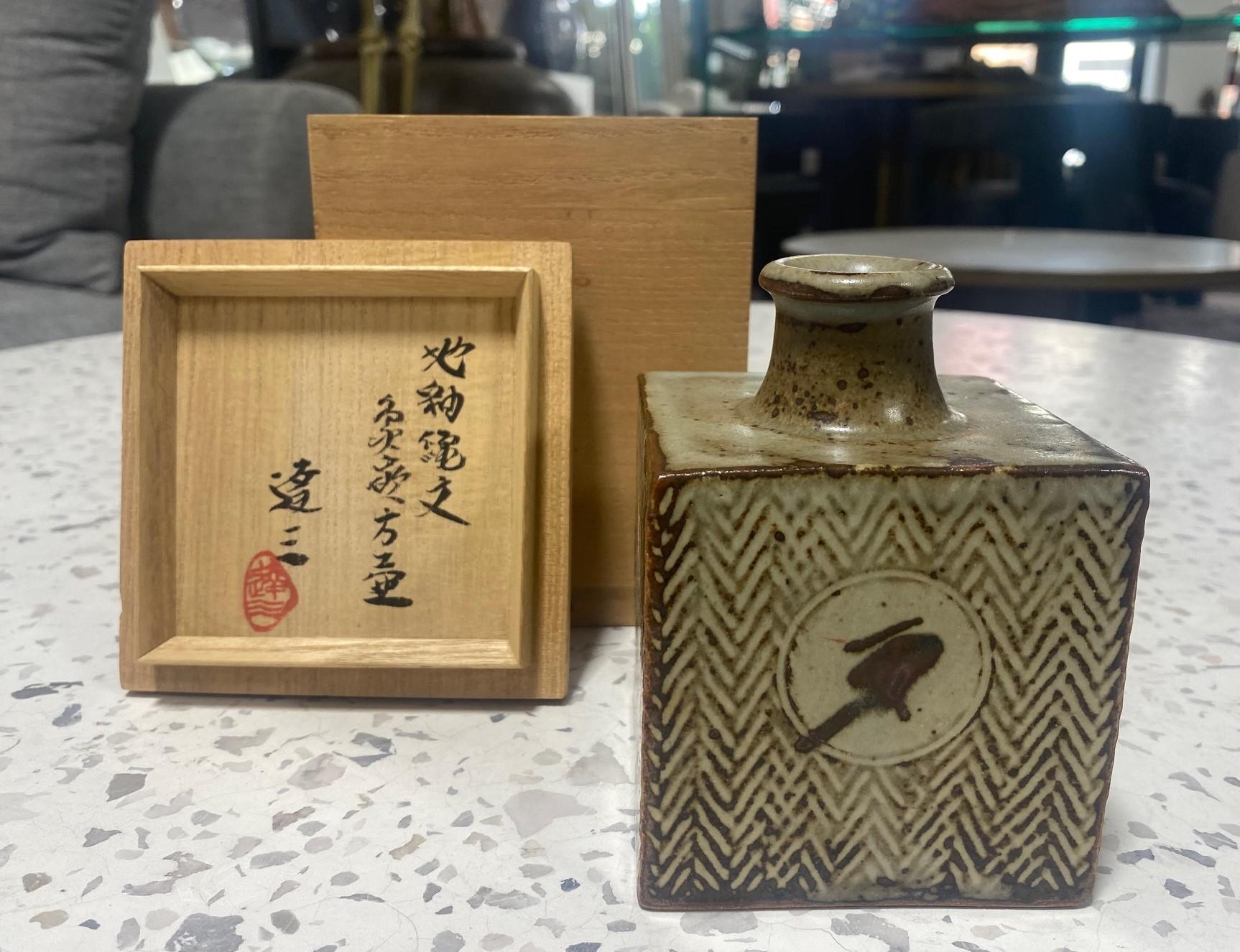Tatsuzo Shimaoka Signed Japanese Mingei Pottery Glazed Rope Inlay Vase with Box For Sale 14