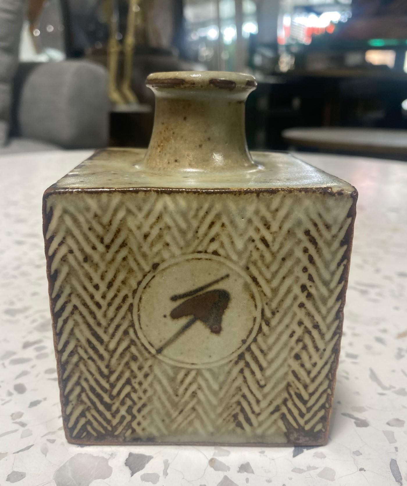 Showa Tatsuzo Shimaoka, poterie japonaise Mingei, incrusté de cordes émaillées, signée en vente