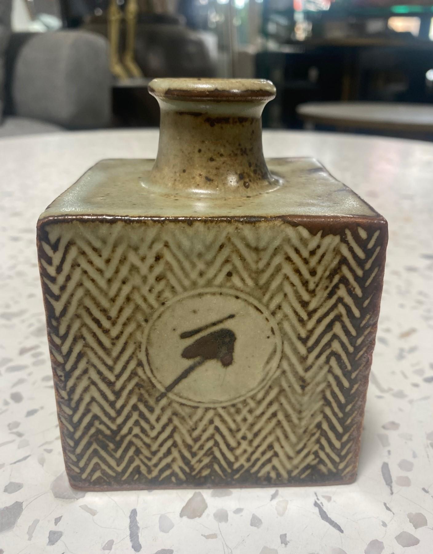 20th Century Tatsuzo Shimaoka Signed Japanese Mingei Pottery Glazed Rope Inlay Vase with Box For Sale