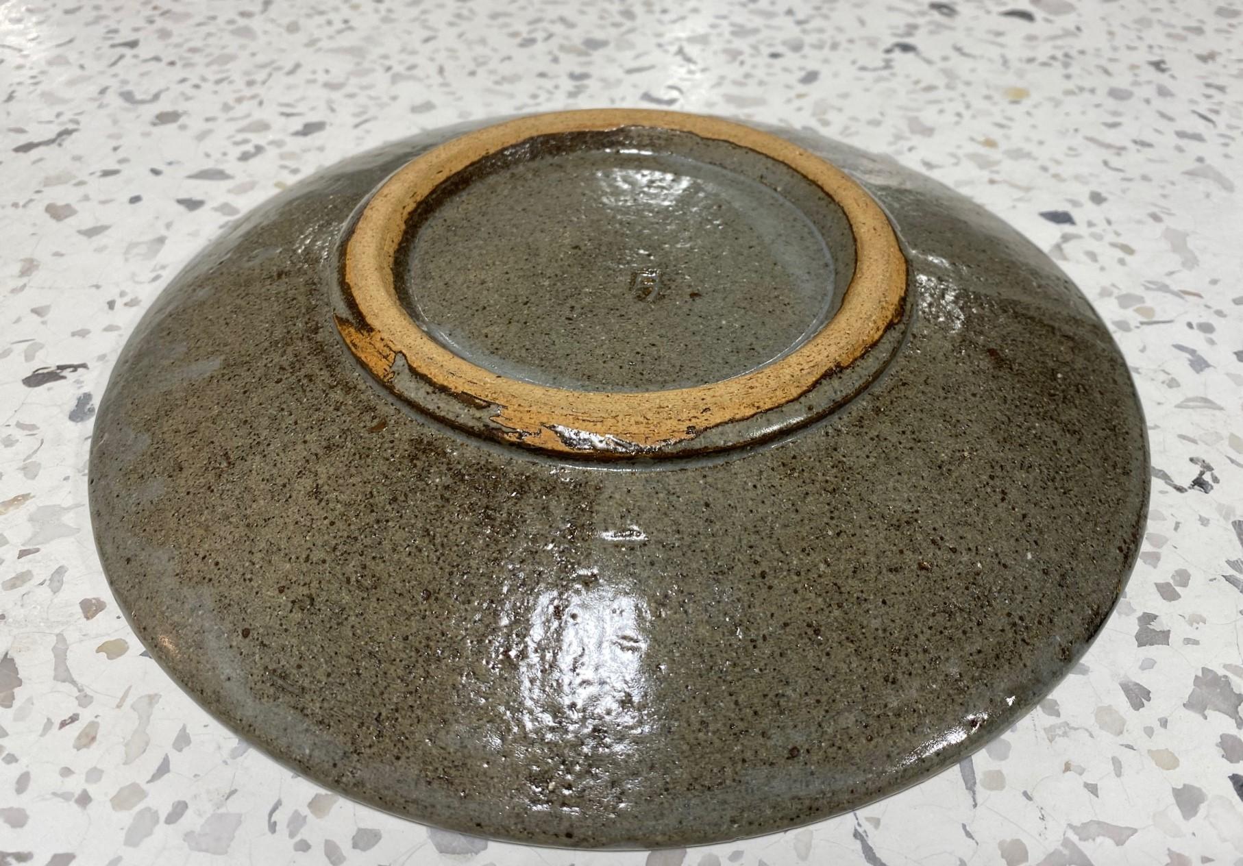 XX secolo Tatsuzo Shimaoka firma il piatto della ciotola in ceramica Mashiko con intarsio di corda Mingei giapponese in vendita