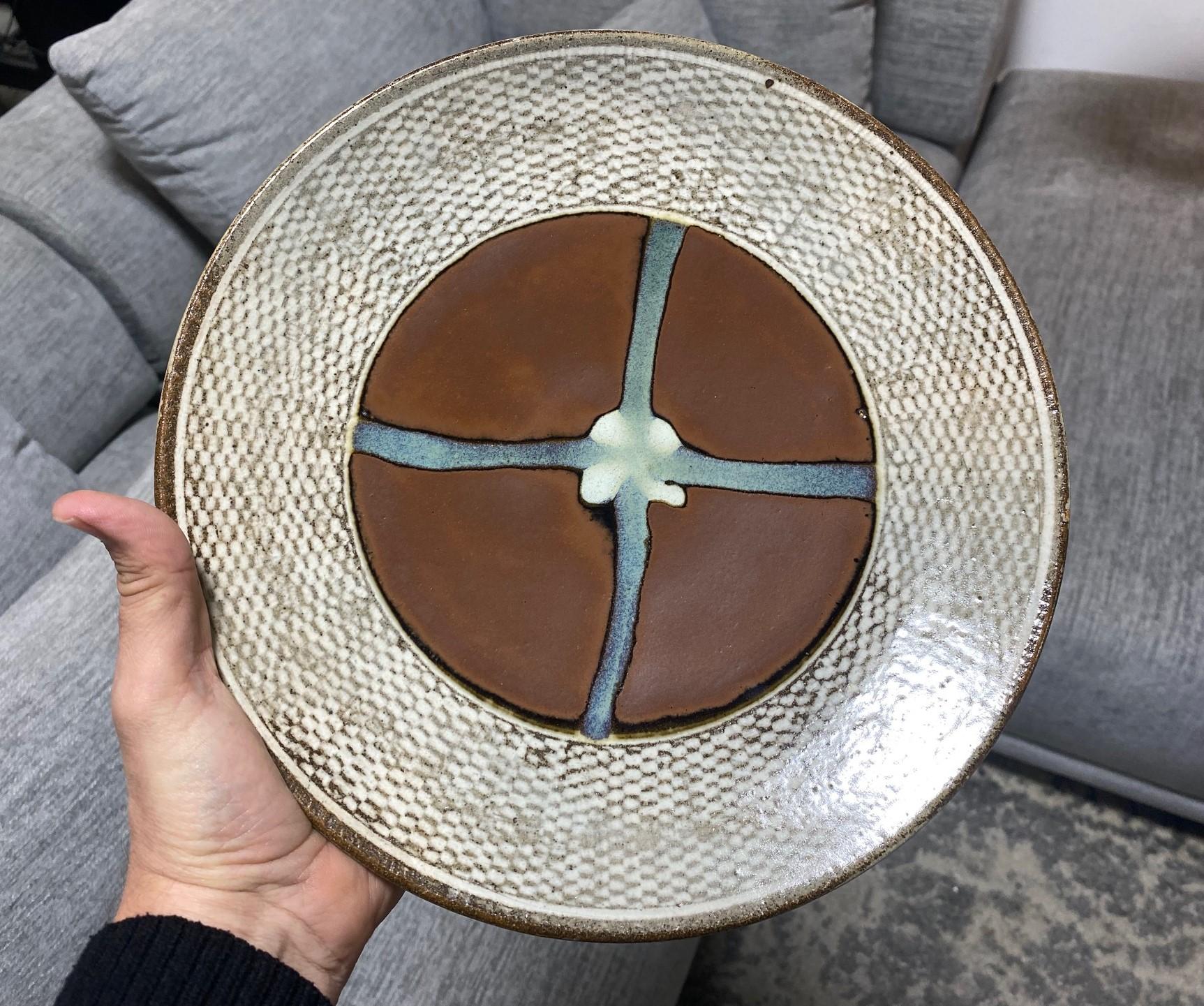 Tatsuzo Shimaoka firma il piatto della ciotola in ceramica Mashiko con intarsio di corda Mingei giapponese in vendita 1