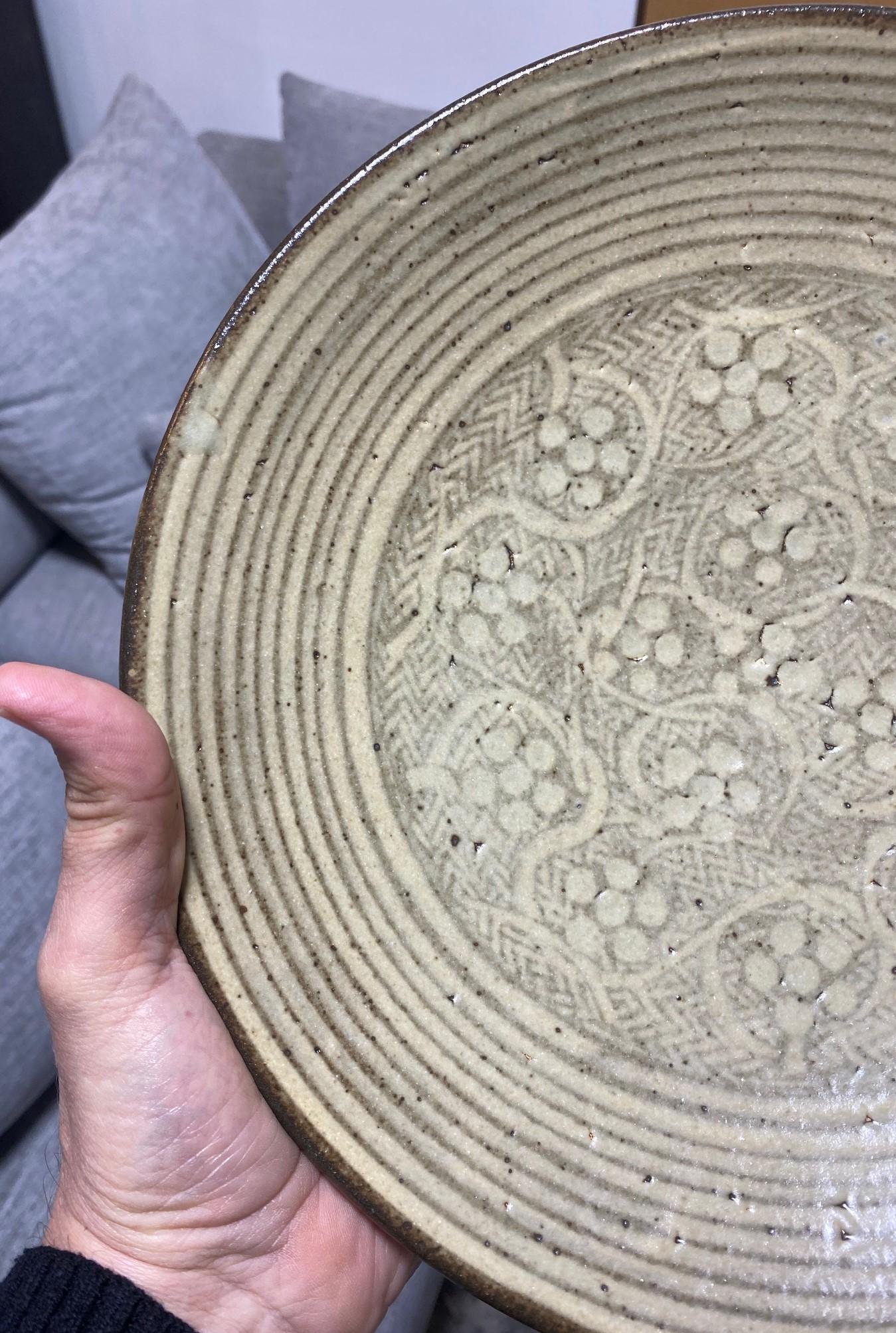 Tatsuzo Shimaoka Signed Japanese Mingei Rope Inlay Mashiko Pottery Plate Charger For Sale 4