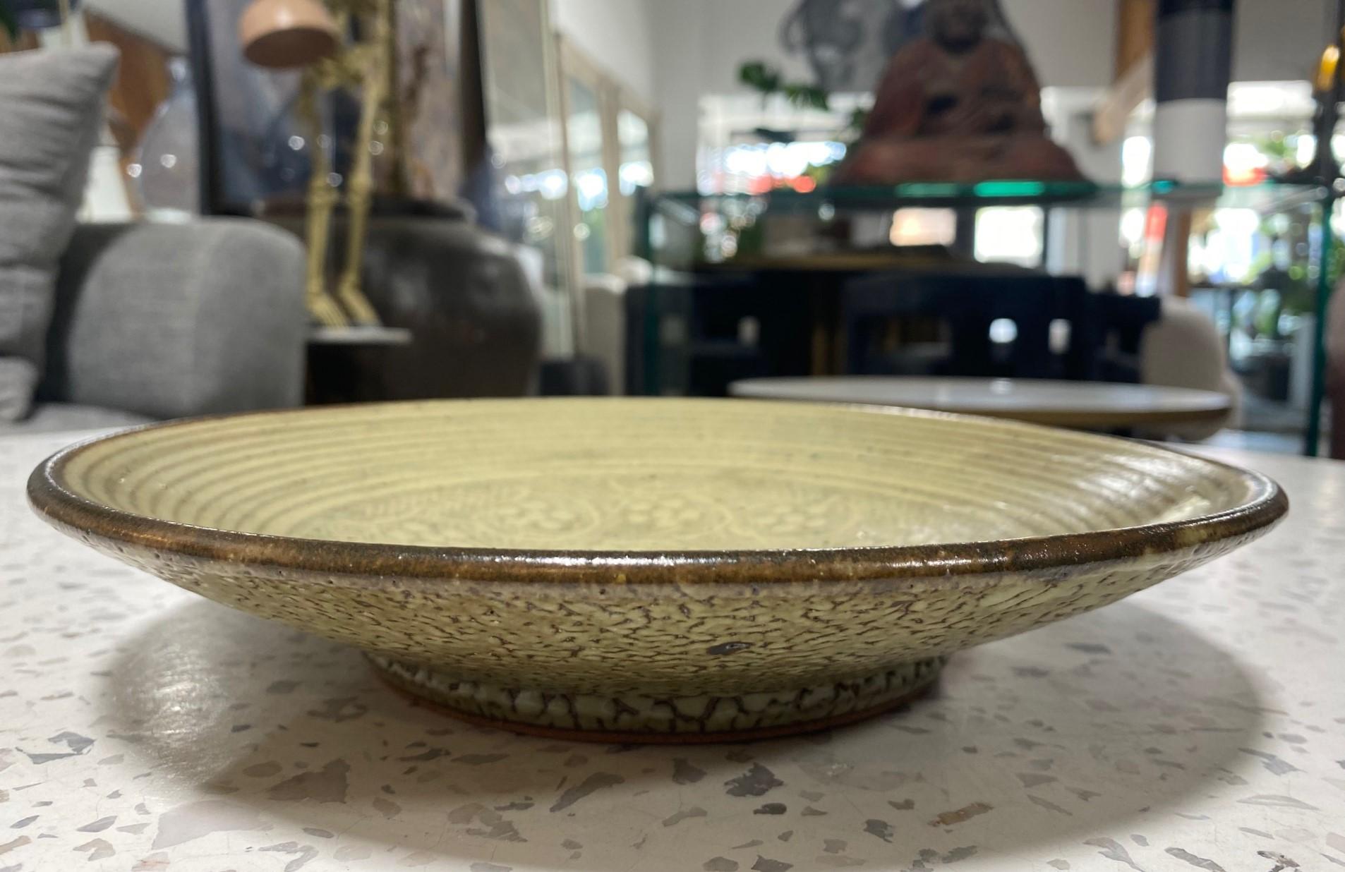 Showa Tatsuzo Shimaoka Signed Japanese Mingei Rope Inlay Mashiko Pottery Plate Charger For Sale