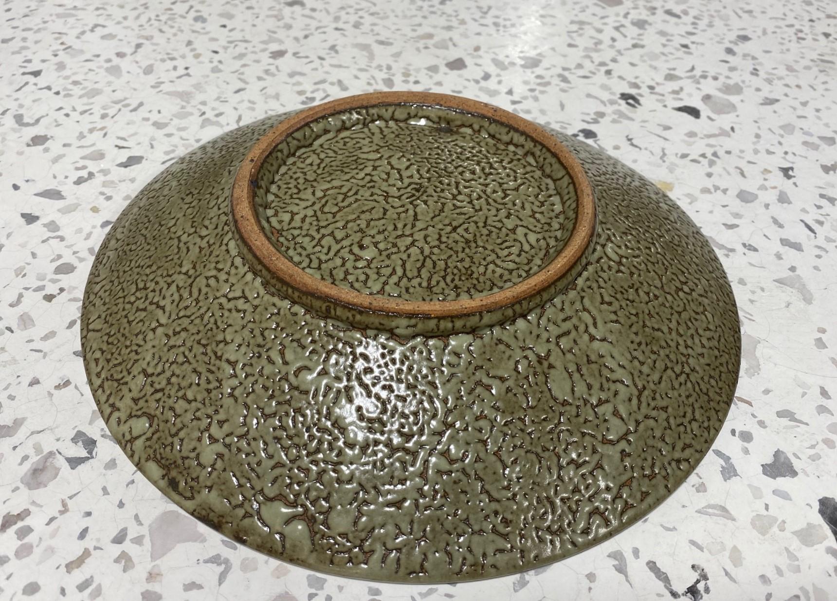 20th Century Tatsuzo Shimaoka Signed Japanese Mingei Rope Inlay Mashiko Pottery Plate Charger For Sale