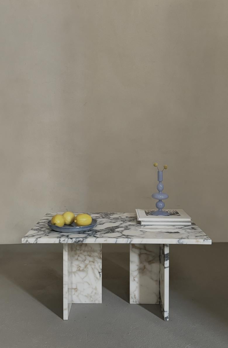 Polonais Table basse Tattoo Calacatta Viola par Un'common en vente