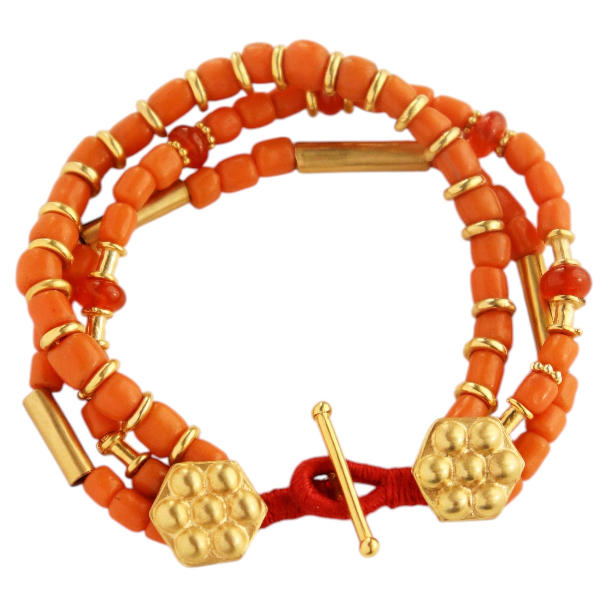 Pulsera Tatu de oro vermeil de 24 quilates y cuentas de vidrio de Katerina Makriyianni