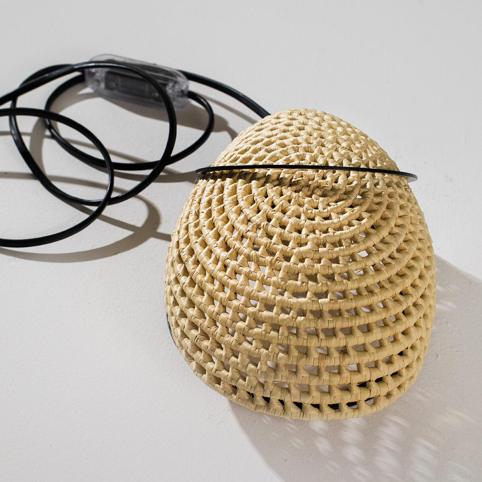 Tatupeba Table Lamp in Natural Straw Fiber 'Small' - EU plug typ C. In New Condition For Sale In São Paulo, BR