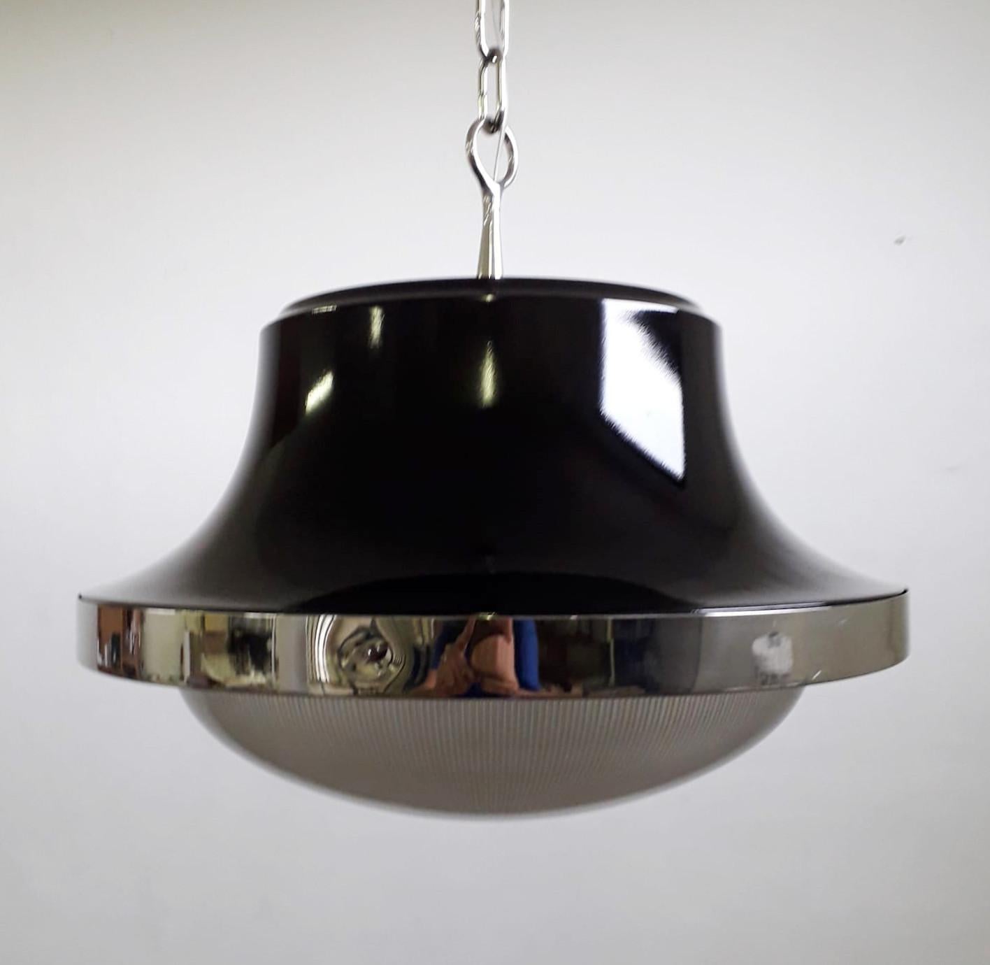 20ième siècle Lampe à suspension « Tau » de Sergio Mazza pour Artemide en vente