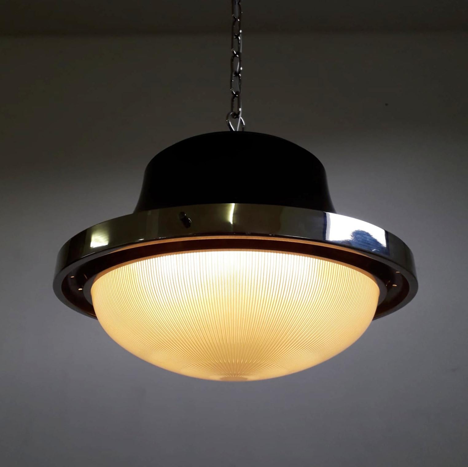 Métal Lampe à suspension « Tau » de Sergio Mazza pour Artemide en vente